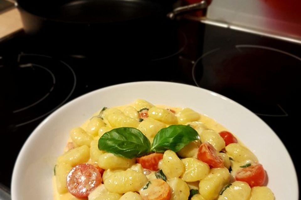 Gnocchi mit Tomaten und Mozzarella