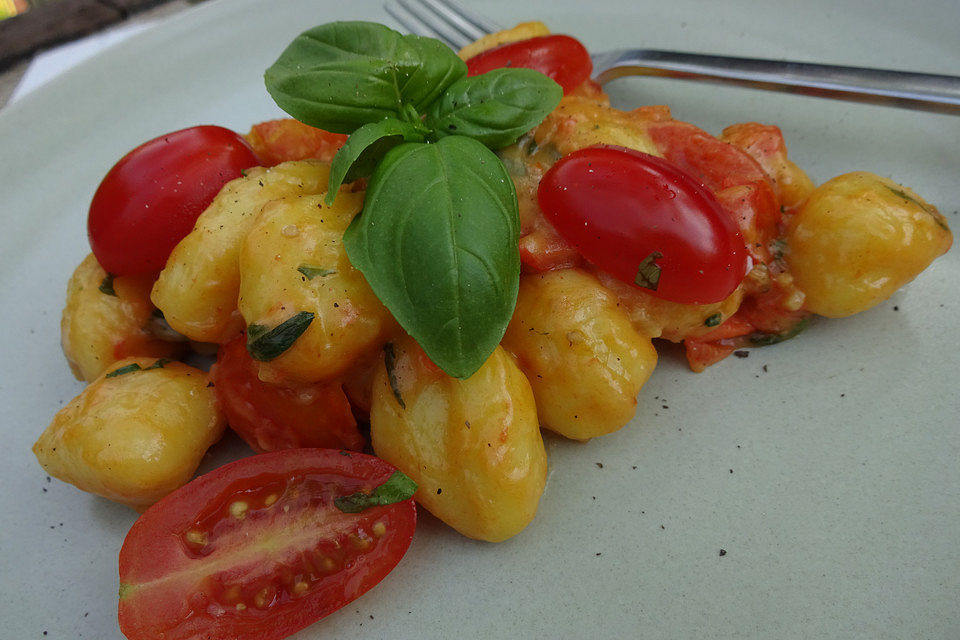 Gnocchi mit Tomaten und Mozzarella