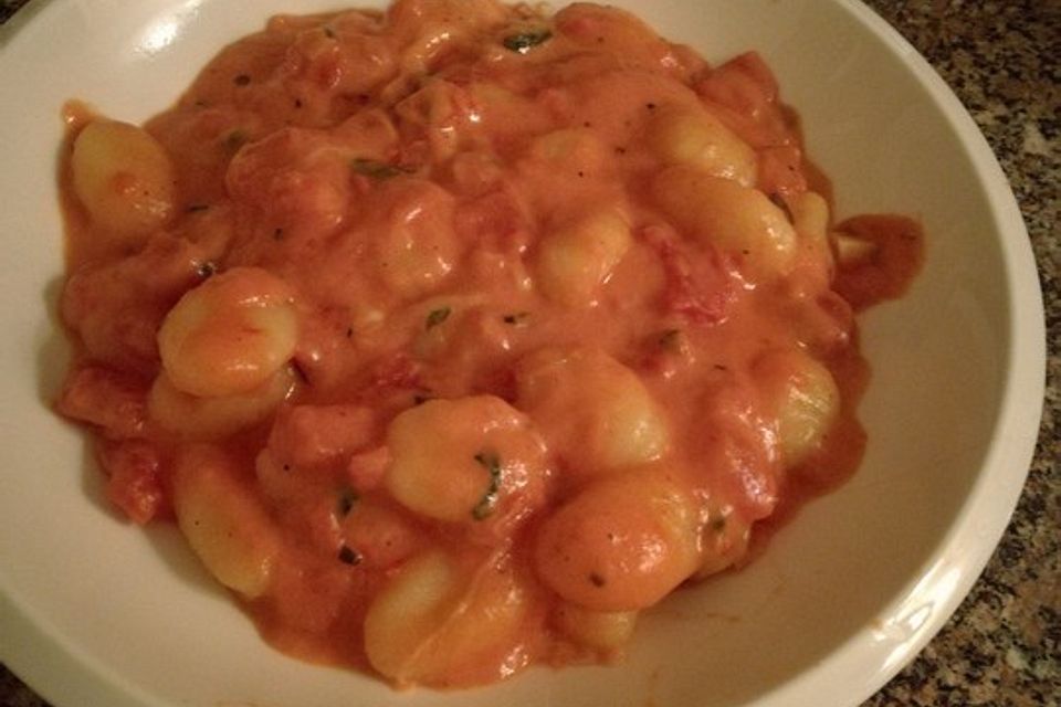 Gnocchi mit Tomaten und Mozzarella