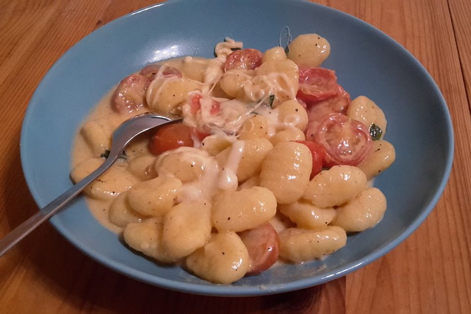 Gnocchi mit Tomaten und Mozzarella