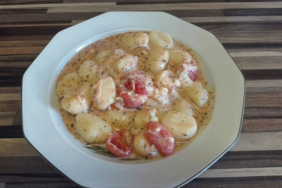 Gnocchi mit Tomaten und Mozzarella