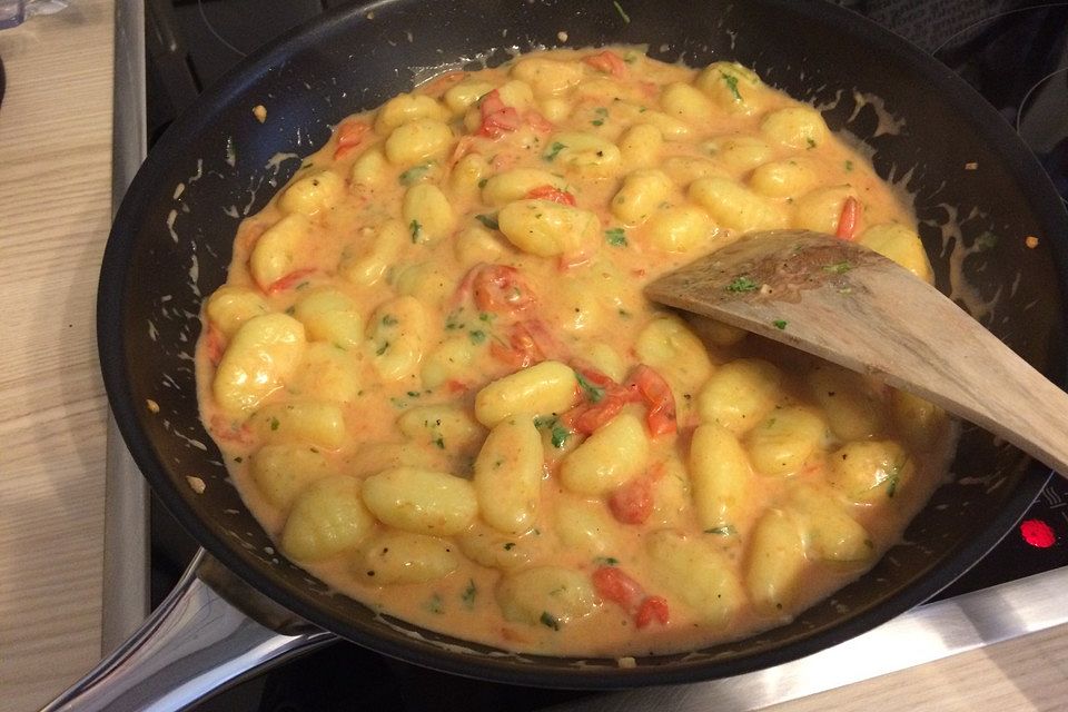 Gnocchi mit Tomaten und Mozzarella