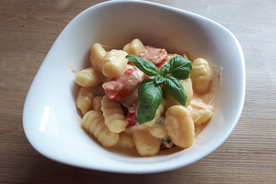 Gnocchi mit Tomaten und Mozzarella