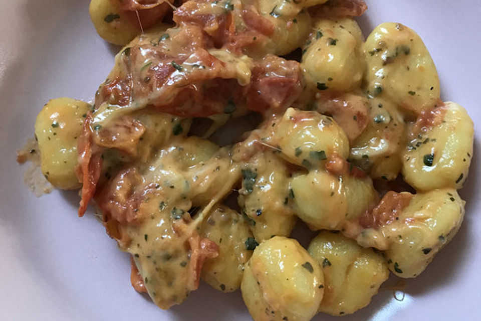 Gnocchi mit Tomaten und Mozzarella