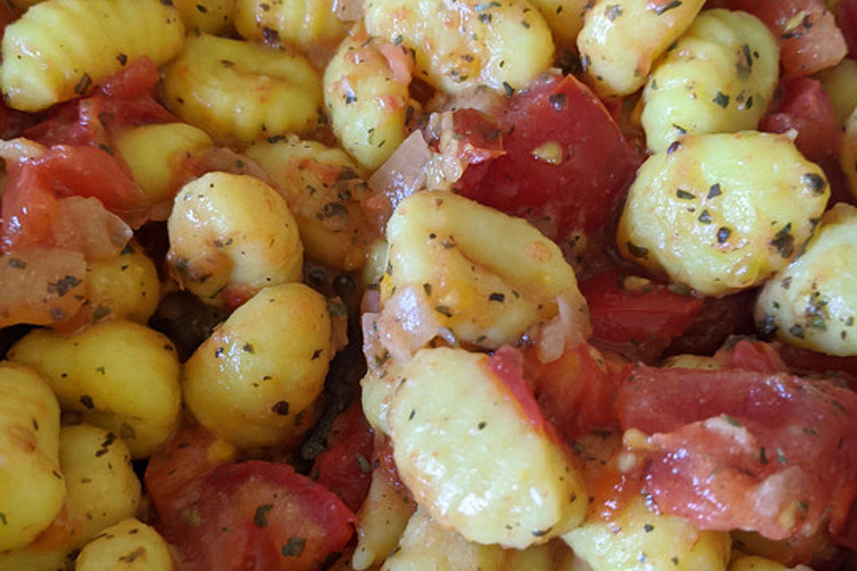 Gnocchi mit Tomaten und Mozzarella