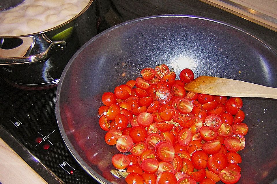 Gnocchi mit Tomaten und Mozzarella