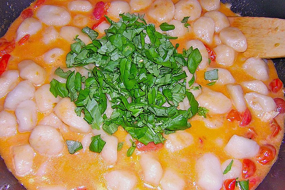 Gnocchi mit Tomaten und Mozzarella