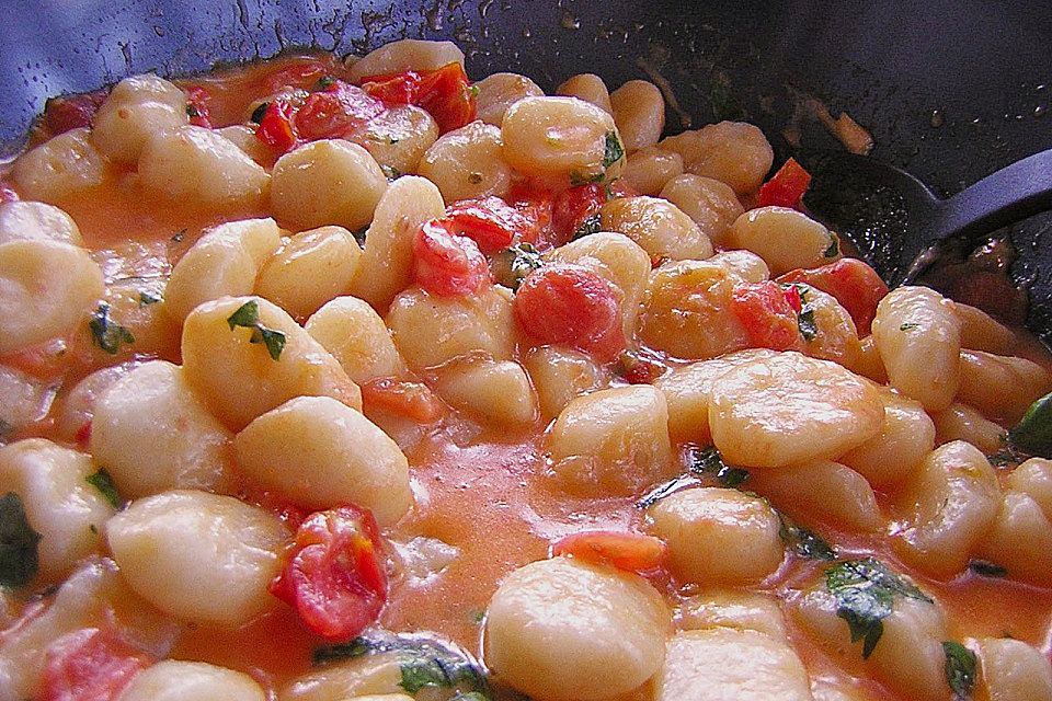 Gnocchi mit Tomaten und Mozzarella