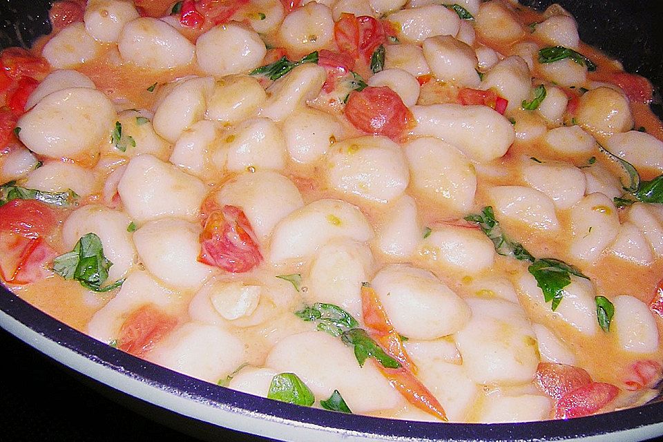 Gnocchi mit Tomaten und Mozzarella