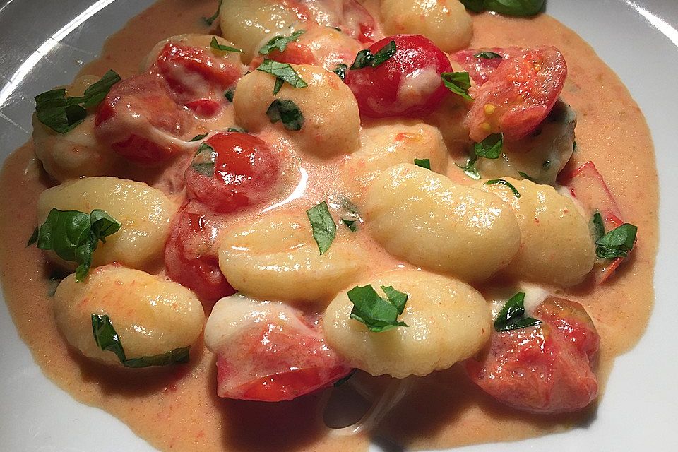 Gnocchi mit Tomaten und Mozzarella