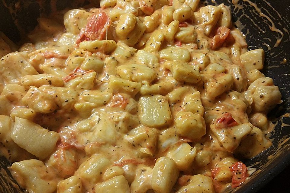 Gnocchi mit Tomaten und Mozzarella