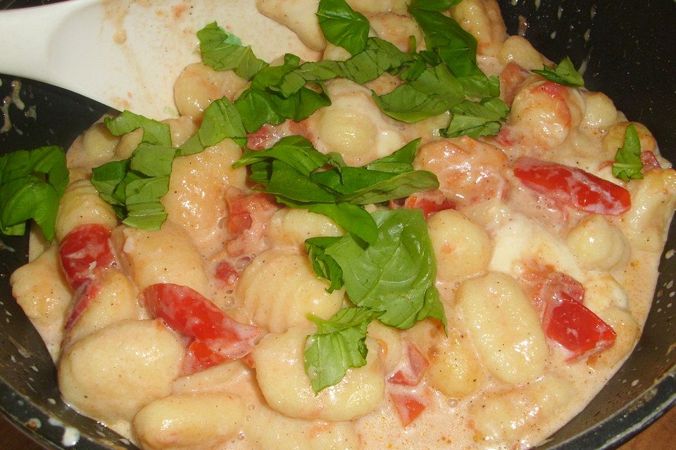 Gnocchi mit Tomaten und Mozzarella