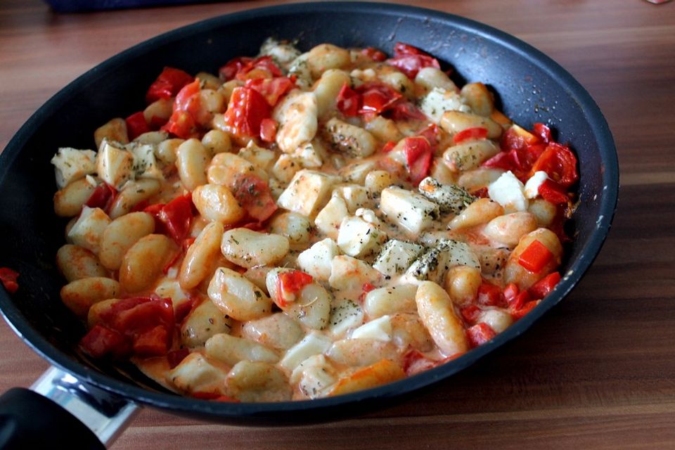 Gnocchi mit Tomaten und Mozzarella