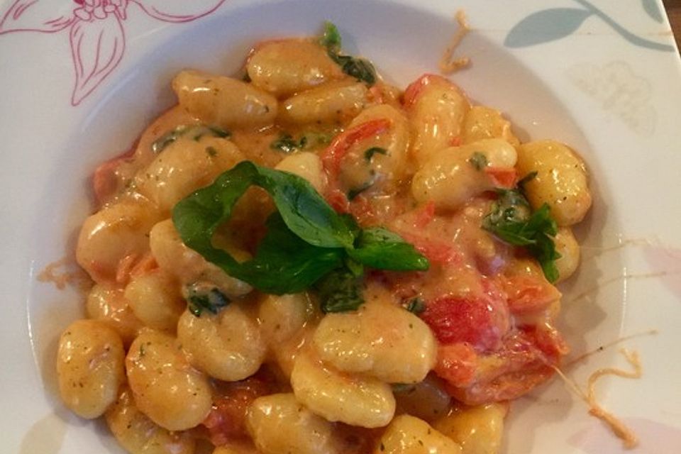 Gnocchi mit Tomaten und Mozzarella