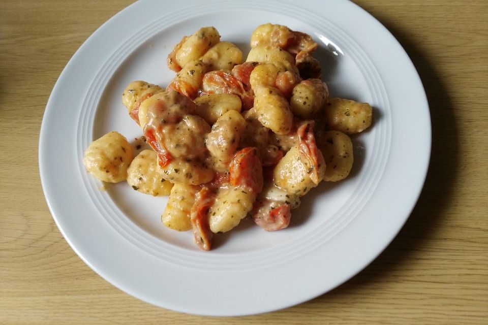 Gnocchi mit Tomaten und Mozzarella