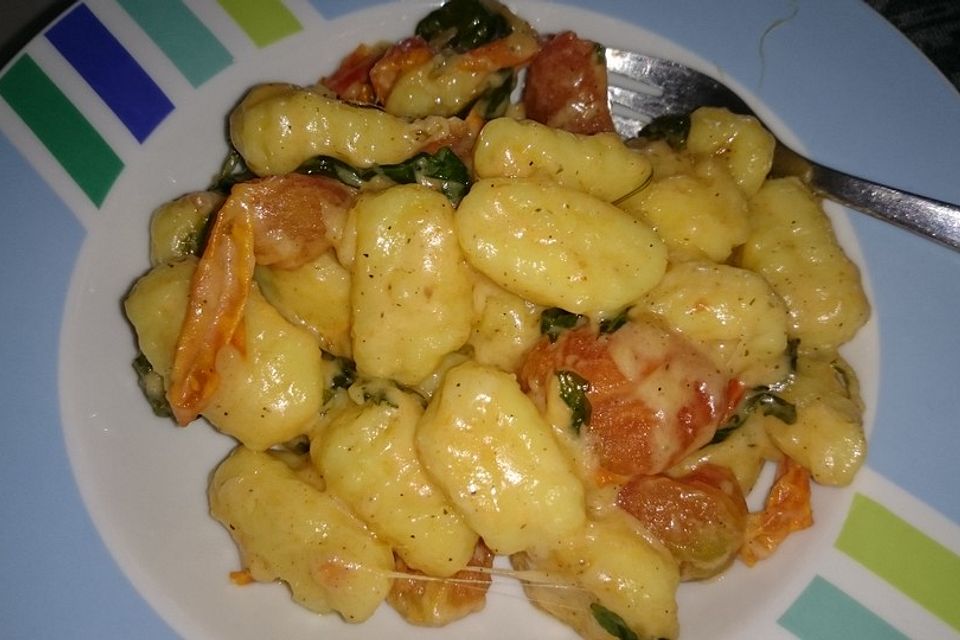 Gnocchi mit Tomaten und Mozzarella