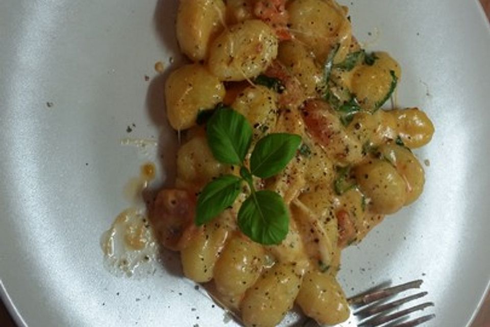 Gnocchi mit Tomaten und Mozzarella