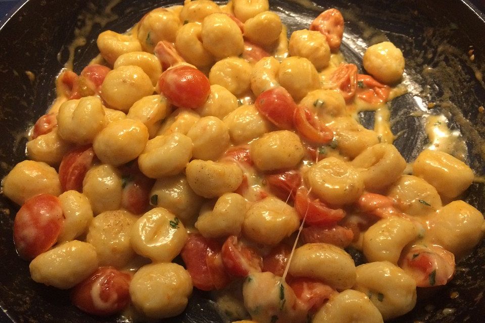 Gnocchi mit Tomaten und Mozzarella