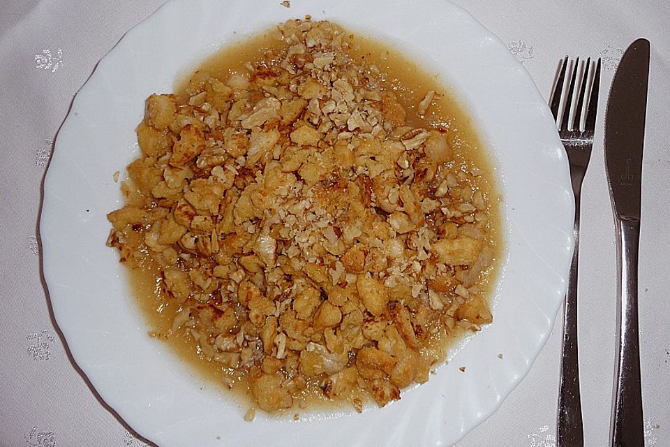 Semmelschmarrn mit Birnen-Apfel-Kompott