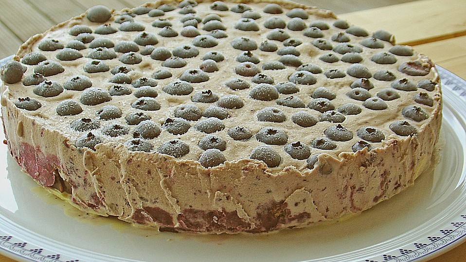 Blaubeer - Eistorte mit Knusperboden von Gilla