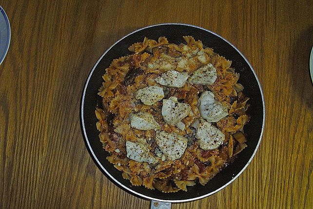 Steinbeißerfilet mit Tomaten-Auberginen Farfalle von bernd242| Chefkoch