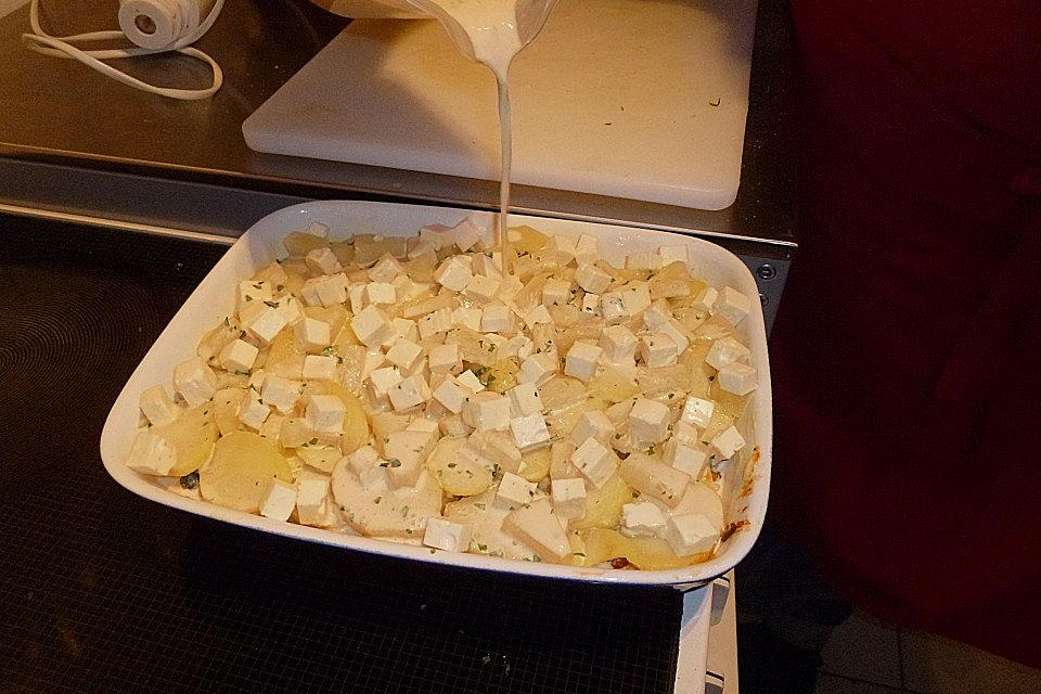 Kartoffelauflauf mit Feta und Ananas Kartoffelauflauf mit Feta und Ananas