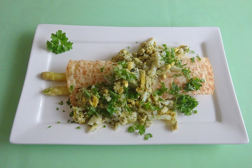 Spargel in Pfannkuchen