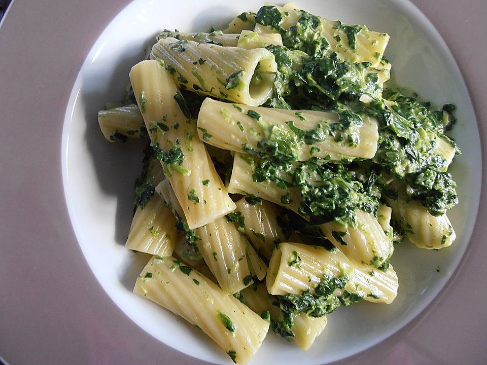 Gorgonzola-Spinat Soße mit Pasta von Maerzelfchen| Chefkoch