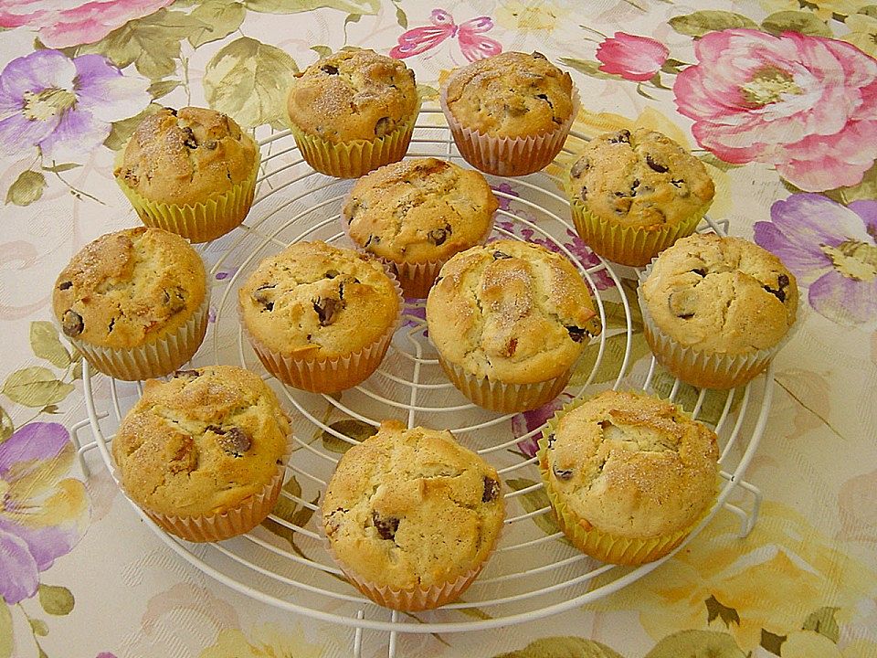Muffins mit Schokostückchen, Aprikosen und Mandelblättchen von Pumpkin ...