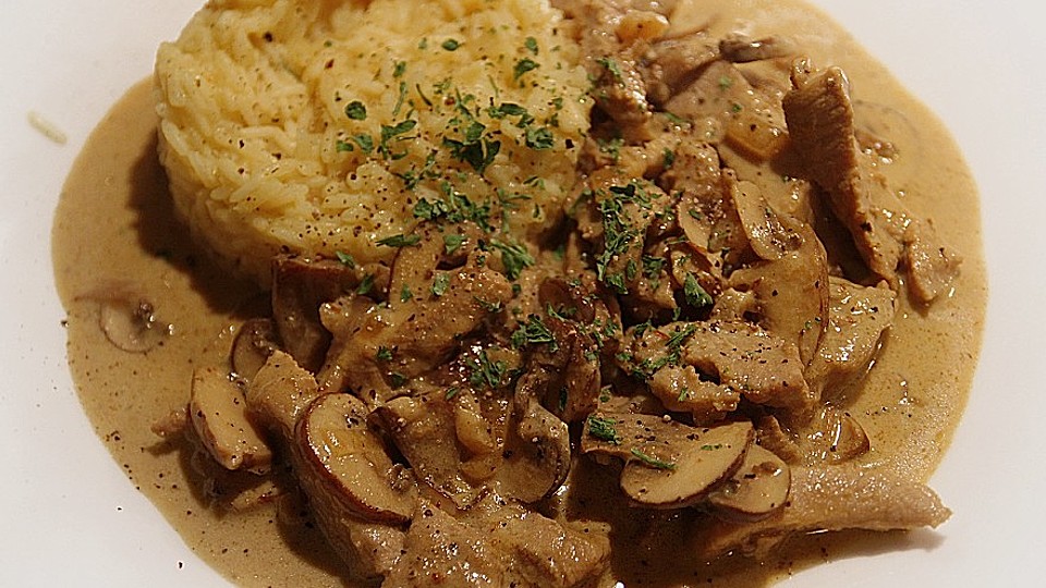 Feines Curry-Kalbsgeschnetzeltes mit Champignons von Stiermädchen| Chefkoch Feines Curry-Kalbsgeschnetzeltes mit Champignons von Stiermädchen| Chefkoch