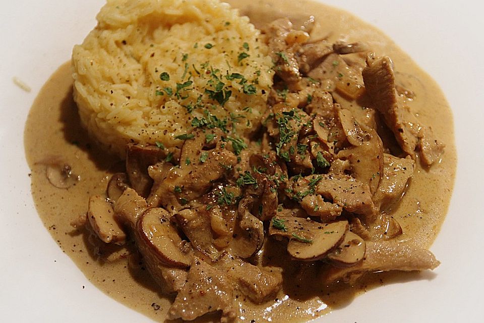 Feines Curry-Kalbsgeschnetzeltes mit Champignons