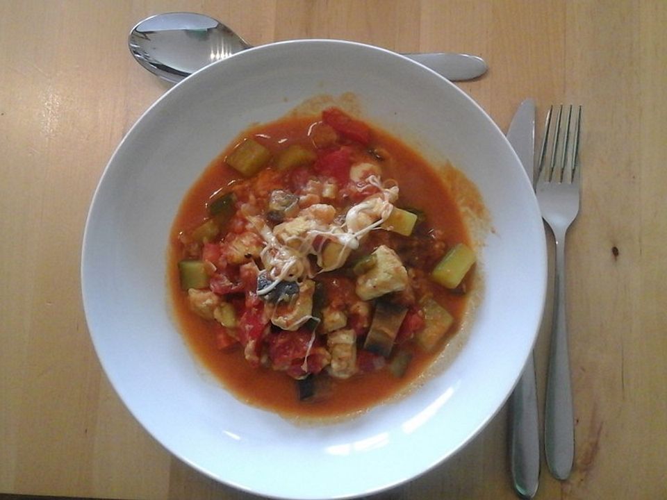 Gemüsepfanne mit Hähnchenbrust und Mozzarella von säridi| Chefkoch