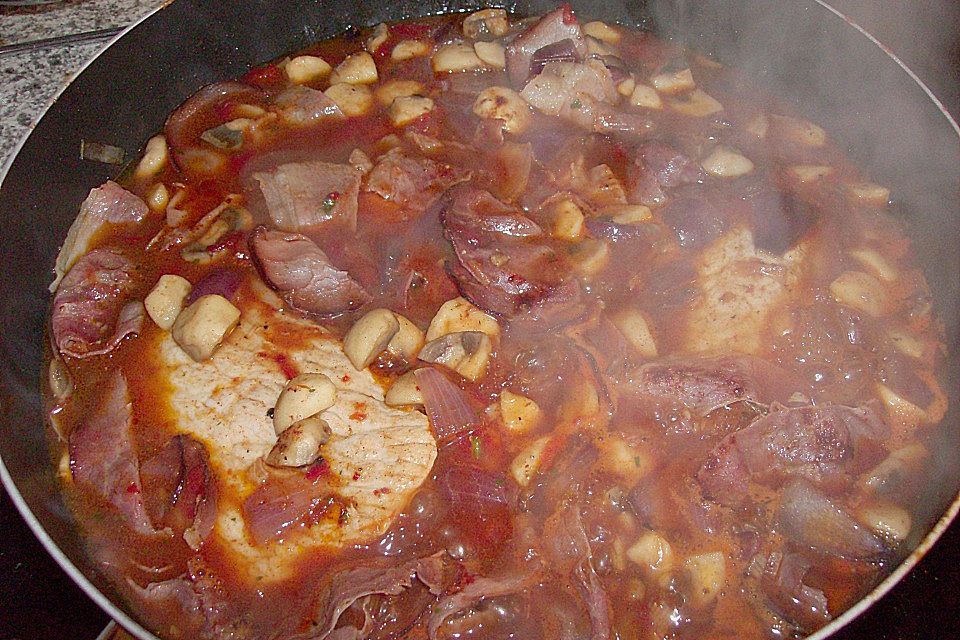 botos Holzfällerschnitzel natur in Rahmsoße