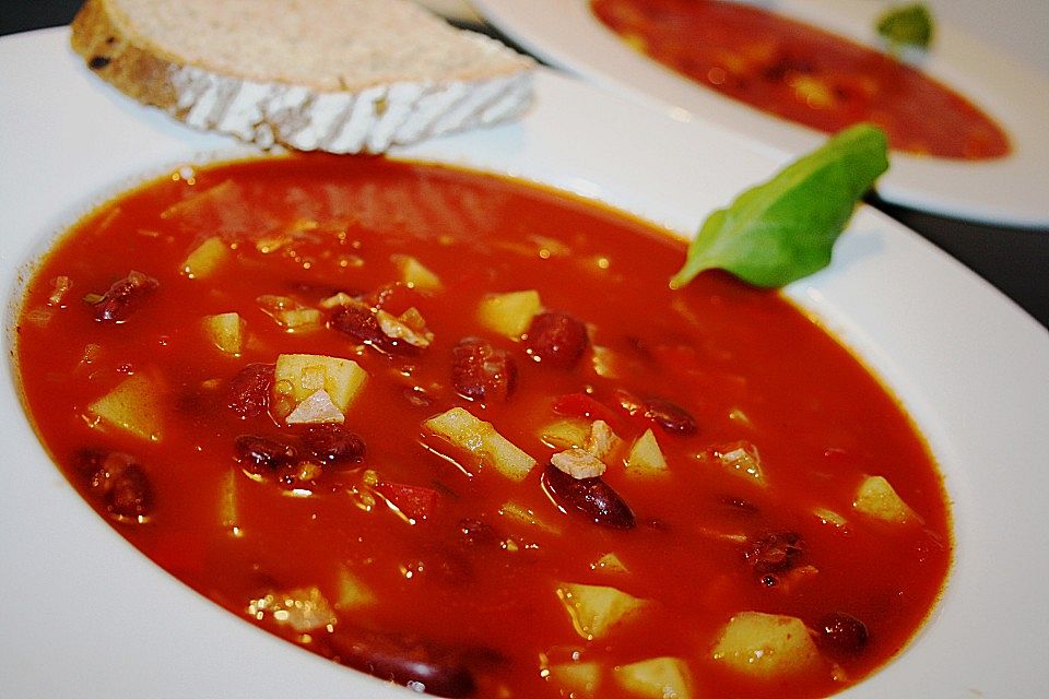 Partysuppe mit Schinkenwürfel