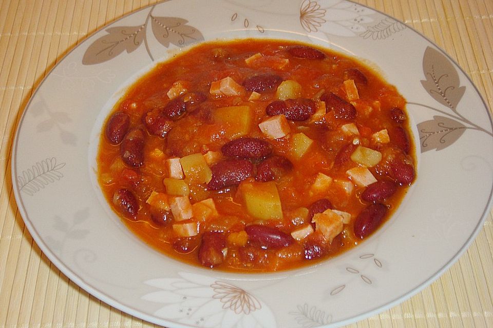 Partysuppe mit Schinkenwürfel