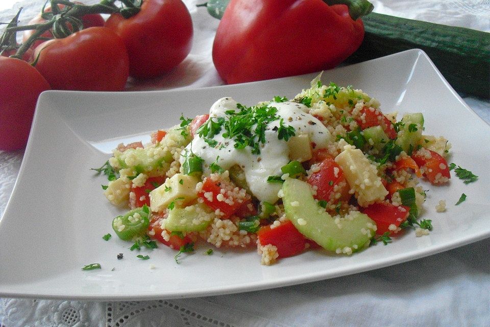 Gurken-Couscous-Salat mit Käse