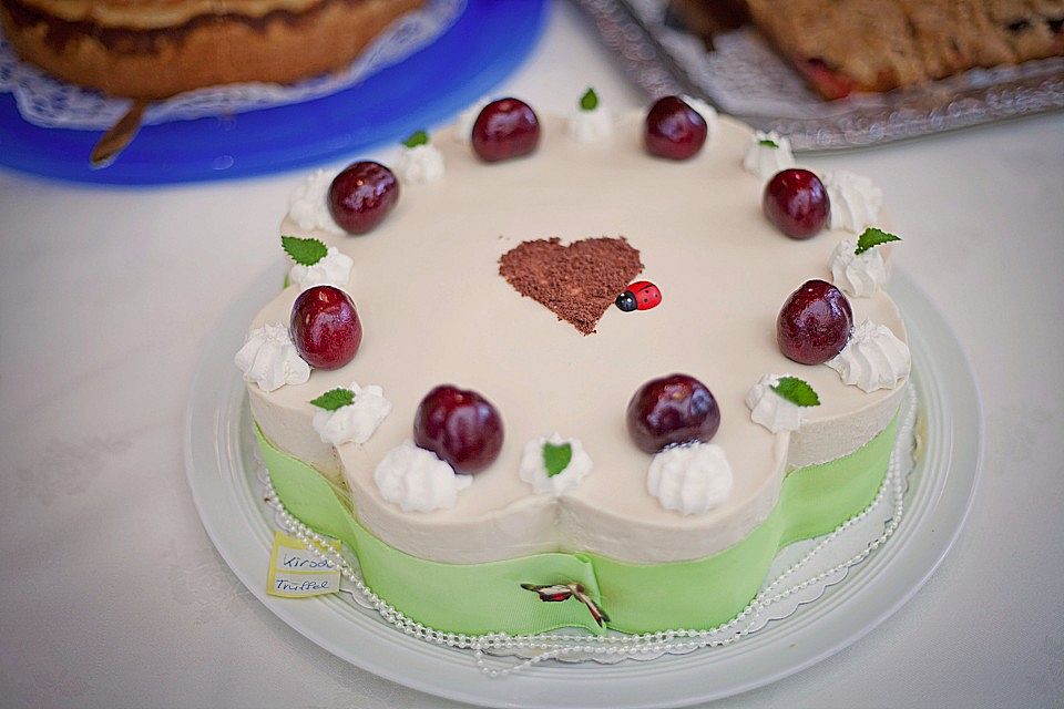 Kirsch-Trüffel Torte