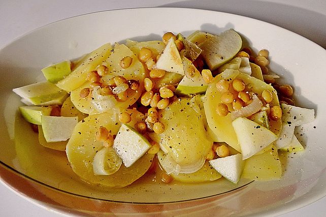 Kartoffelsalat mit Äpfeln und Linsen von Kaffeeluder| Chefkoch