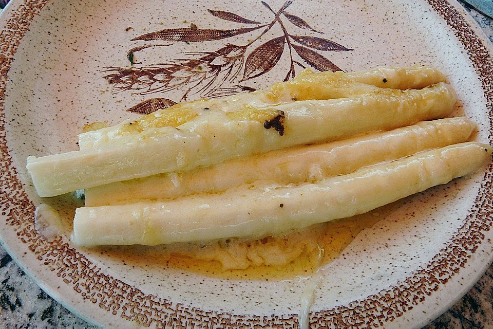 Ofenspargel in Weinsauce