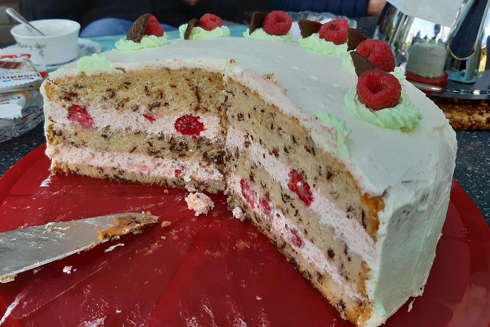 Stracciatella-Himbeer-Torte