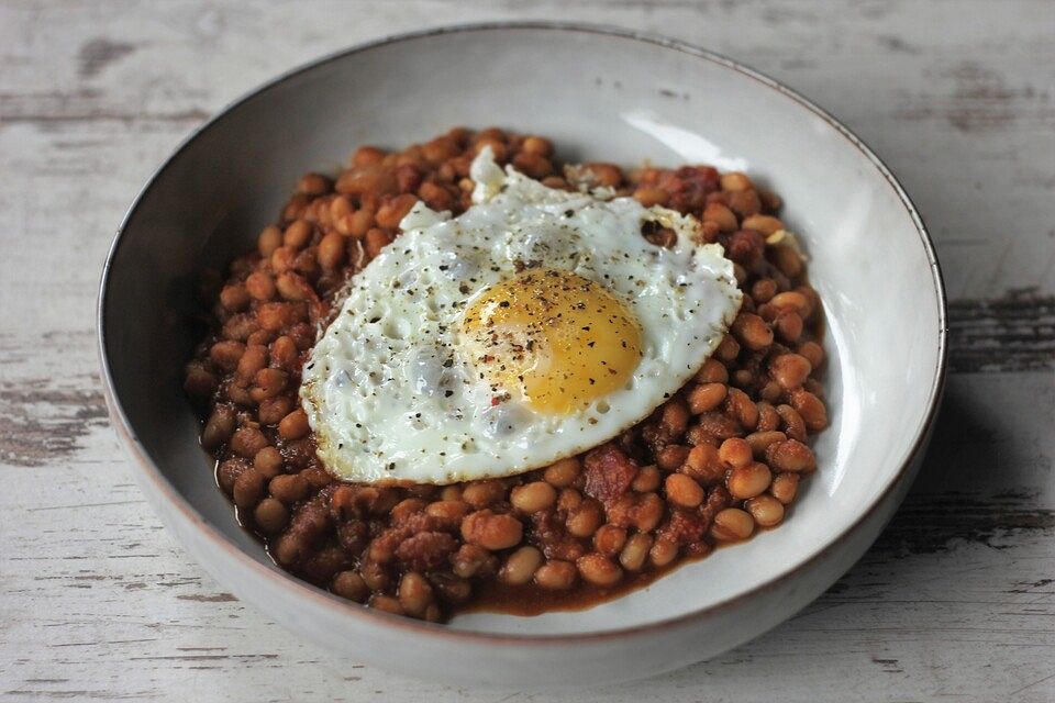 Baked Beans mit Spiegelei