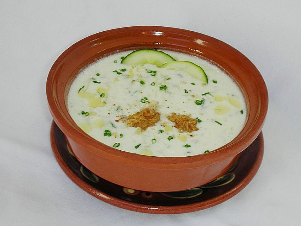 Kalte bulgarische Joghurtsuppe von kaliorexi| Chefkoch