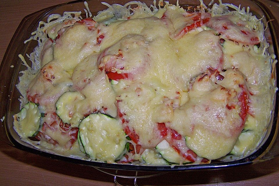 Tomaten-Zucchini-Auflauf mit Putenbrust