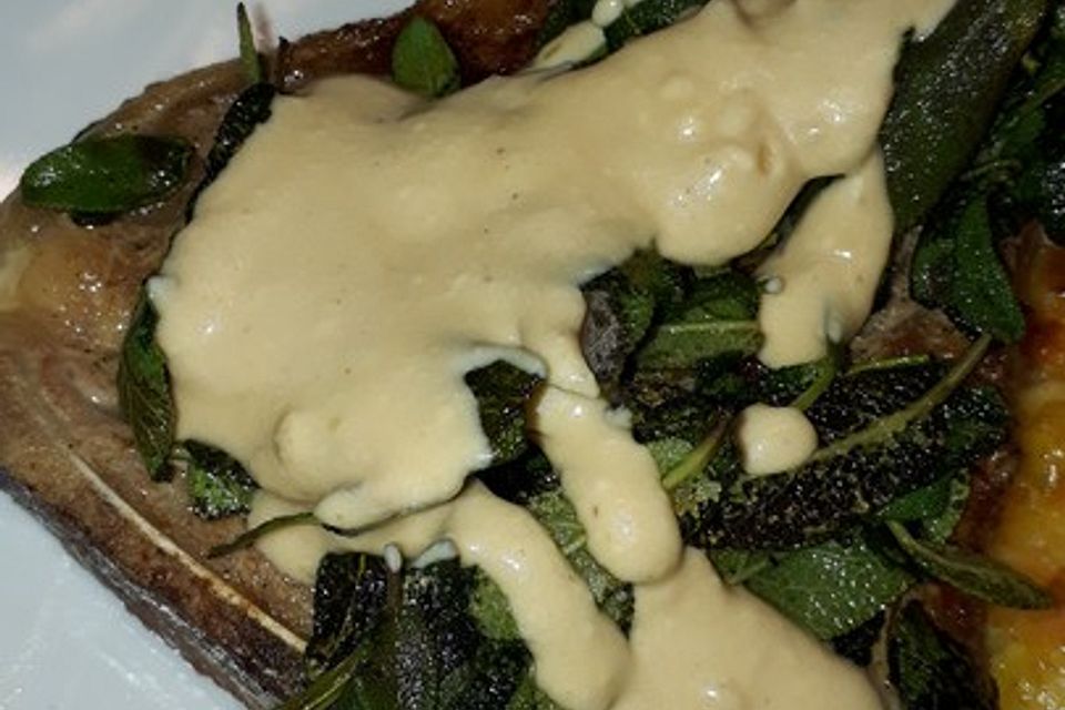 Kalbskoteletts mit Zitronenhollandaise