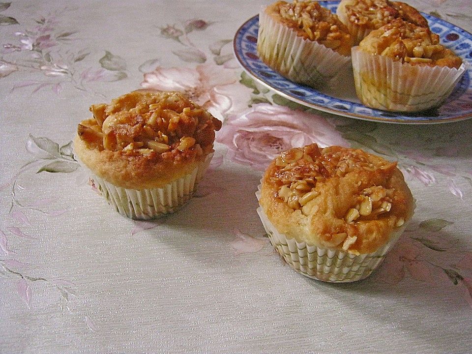 Raffinierte Bienenstich-Muffins von Wiktorija| Chefkoch