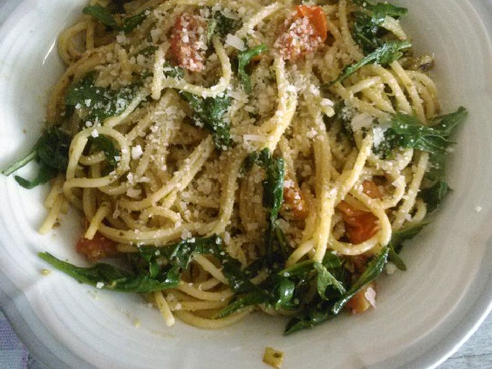 Spaghetti mit Rucola und Pesto von MyxinTM| Chefkoch