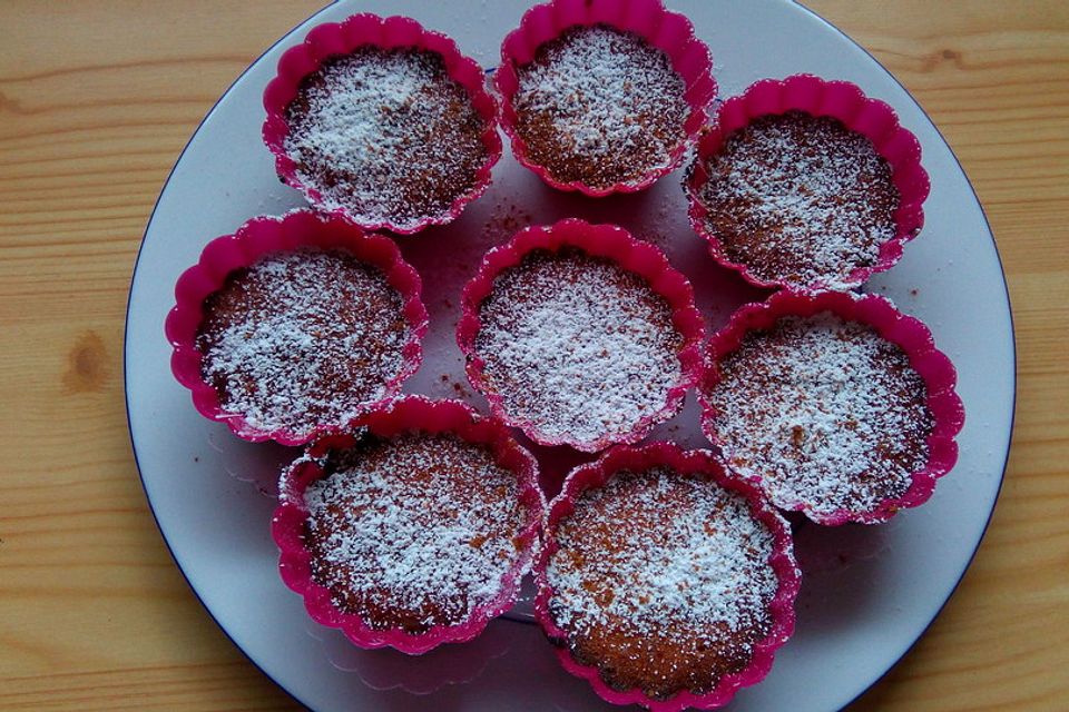 Apfelkuchen mit Schuss aus dem Glas