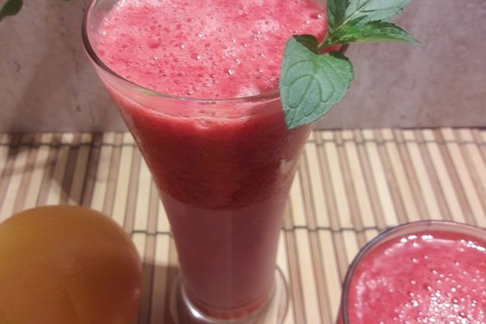 Himbeer-Orangen-Apfel-Smoothie