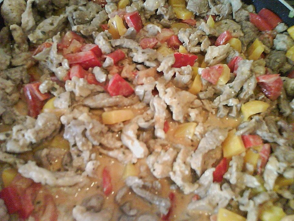 Bauernpfanne mit Kartoffeln und Paprika von Mogens| Chefkoch