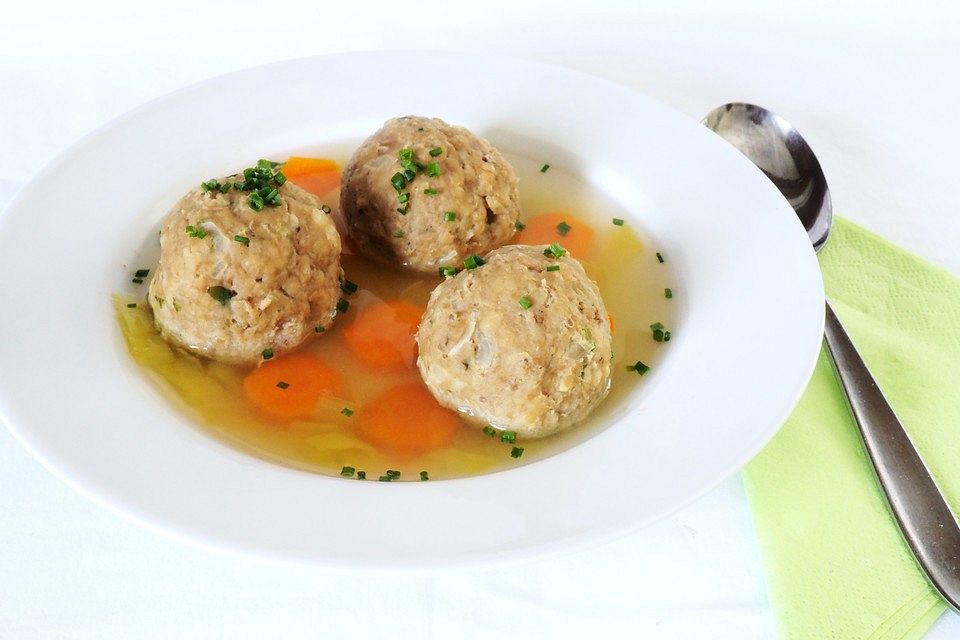 Leberknödelsuppe Omas Rezept